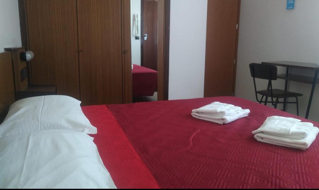 Hotel Luca Ріміні Екстер'єр фото
