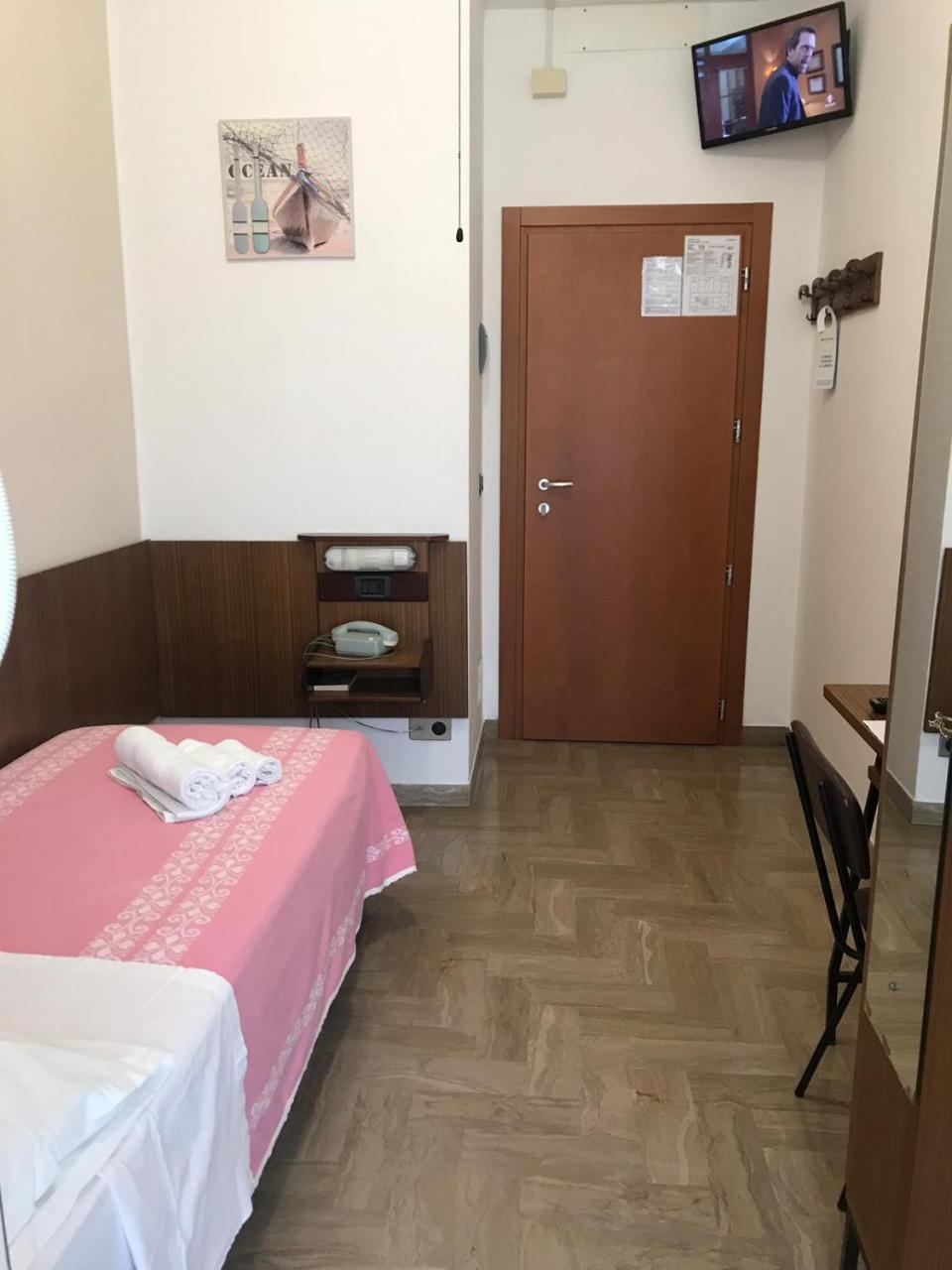 Hotel Luca Ріміні Екстер'єр фото